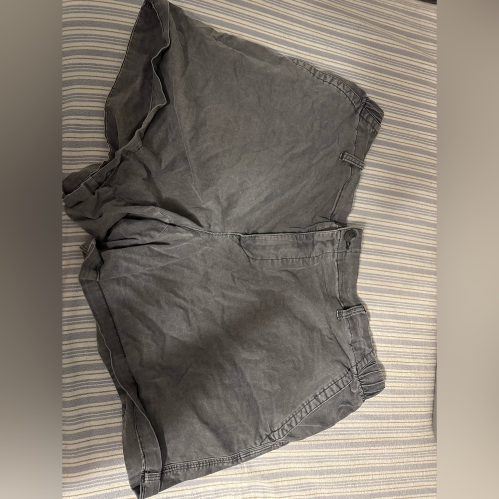 Old Navy chinos stretch